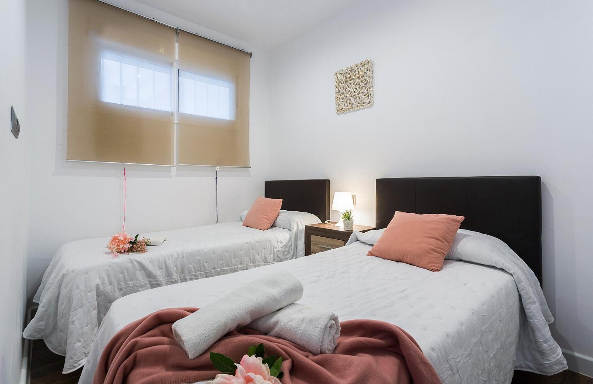 Playa Victoria Paseo Maritimo 3 Rooms Apartment *